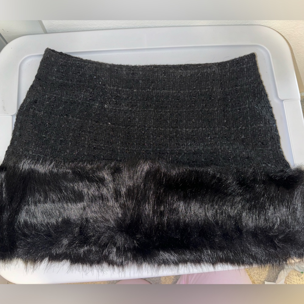Tweed skirt fur trim
